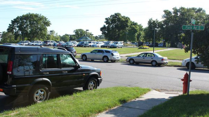 Cars lined up around Smith Park