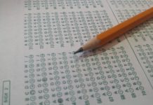 Achievement Gap By lecroitg [CC0], via Wikimedia Commons