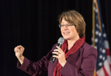 Klobuchar Calls For Women In Politics to “Resist” and “Insist”