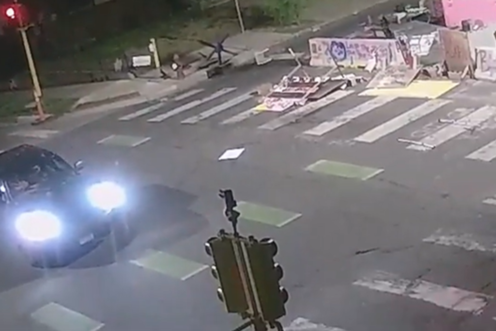 Video captures man destroying Minneapolis autonomous zone Alpha News