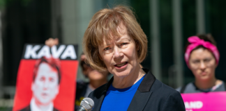 Tina Smith cosponsors radical bill to expand Supreme Court and abolish filibuster