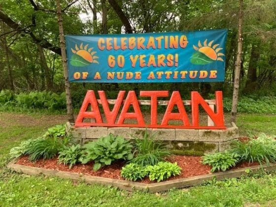 Minnesota nudist camp allows adults and children to swim together naked ...