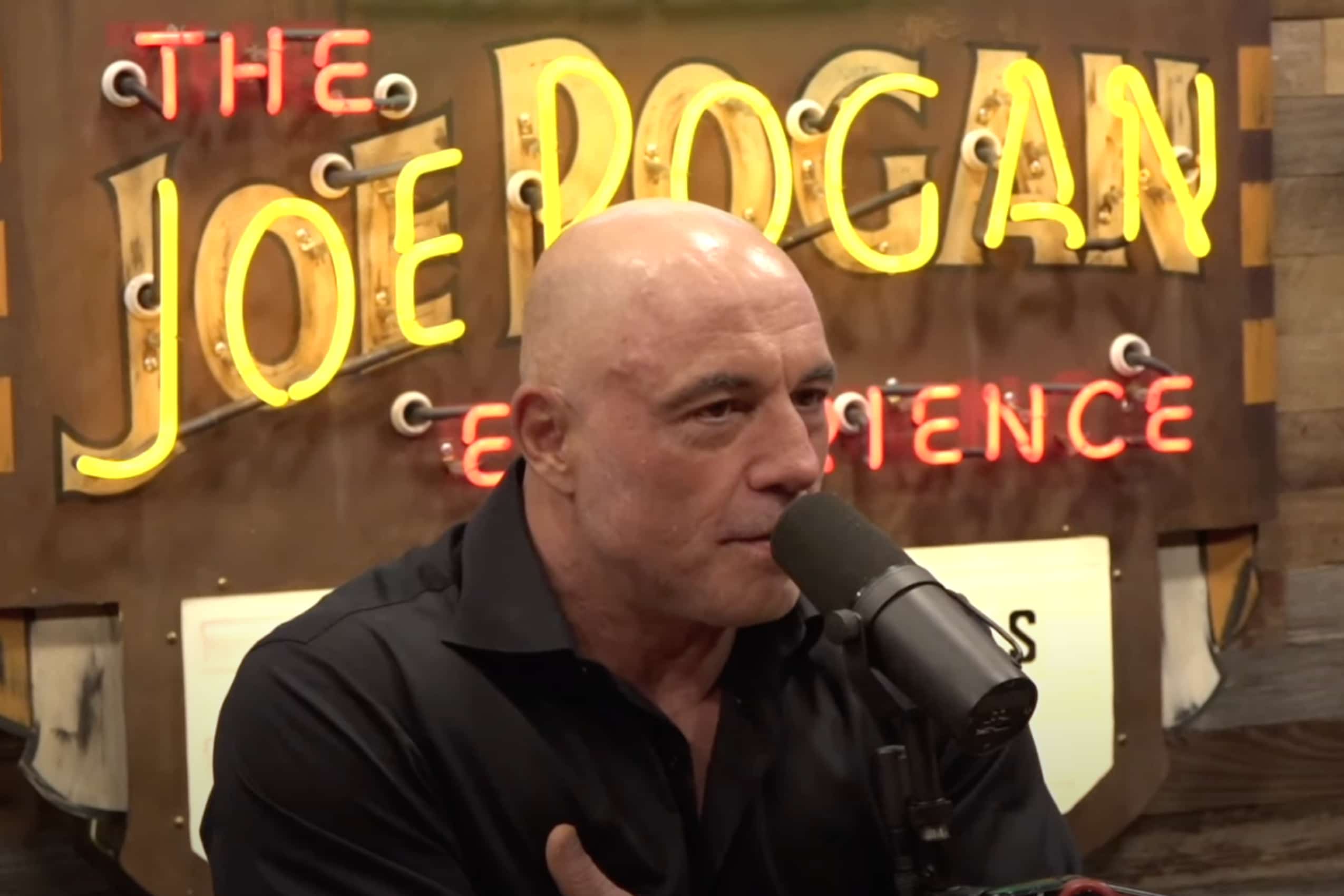 Joe Rogan endorses Trump on election eve