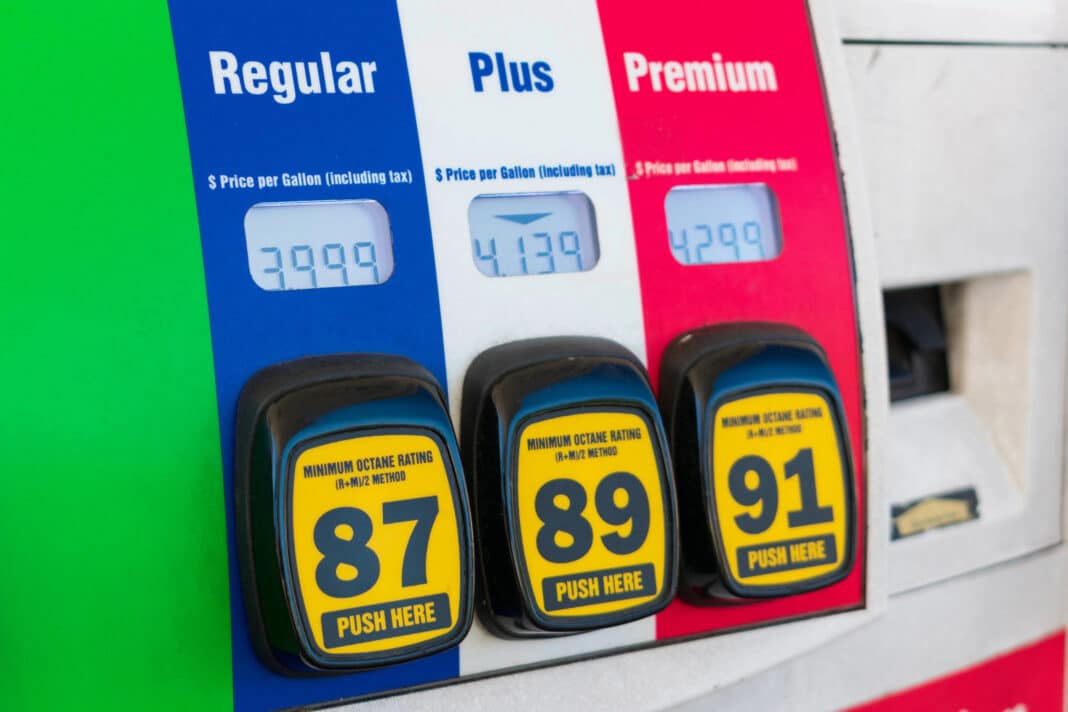 Memorial Day weekend gas prices hit lowest average since 2021