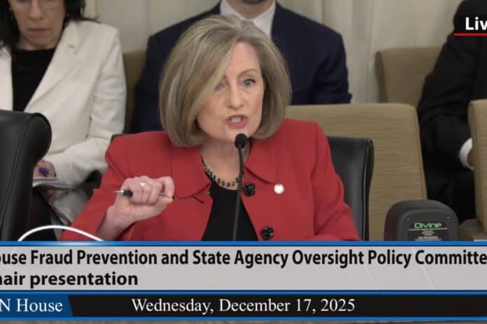 Robbins-1 (3) Kristin Robbins