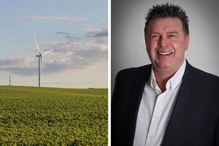 murphy Left: Wind turbines on Buffalo Ridge in southwest Minnesota (PBouman/Shutterstock); Right: Rep. Tom Murphy/Photo provided to Alpha News